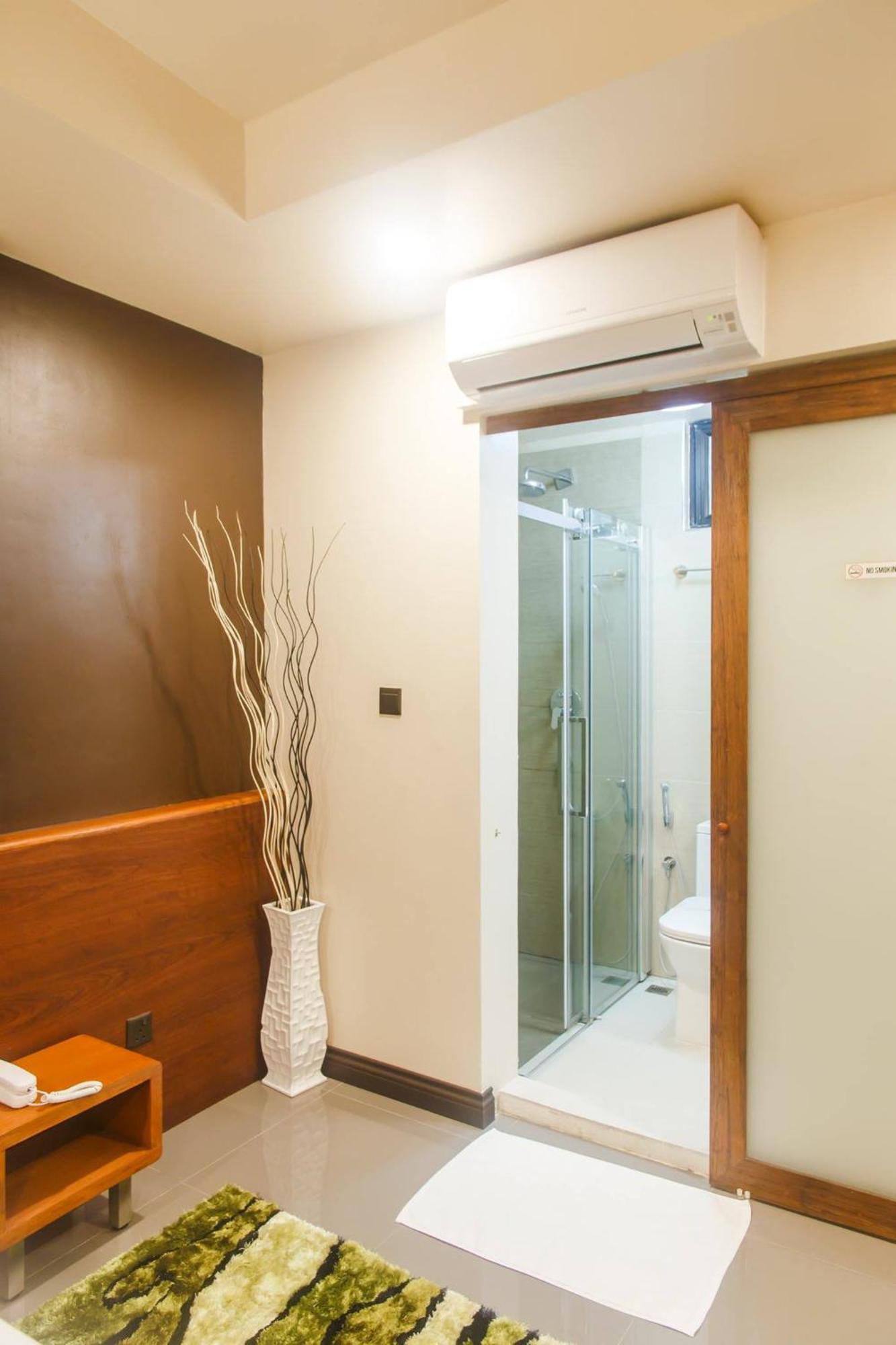 Club Blu Hotel Мале Екстериор снимка