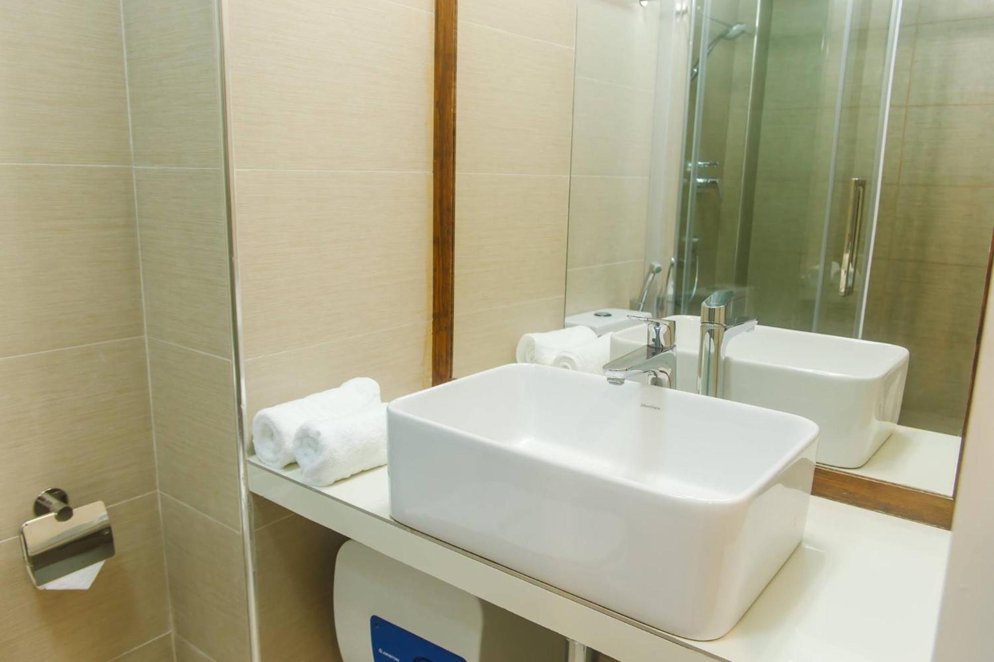 Club Blu Hotel Мале Екстериор снимка